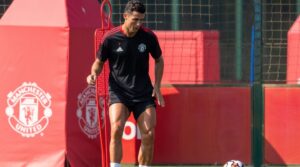 تأجلت لعبة Man United مع ارتفاع قضايا فيروس كوروناف