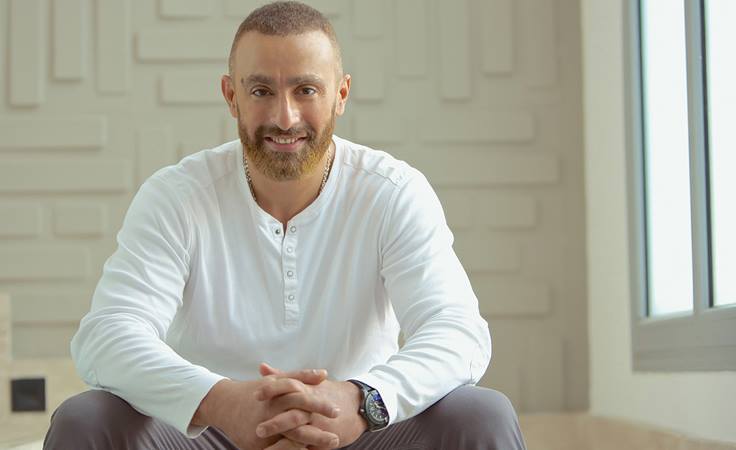 مذيعة التلفزيون مها الساجير تتهم زوج سابق أحمد الساككا من الاعتداء-