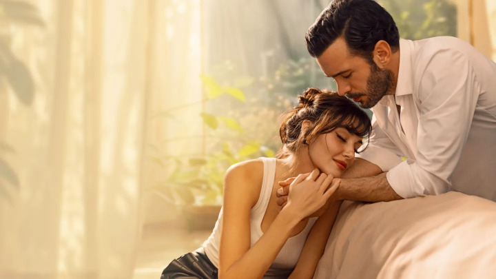 Baris Arduc and Hande Ercel top searches with Aski Hatirla