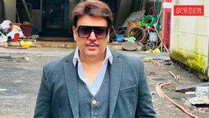 يظهر Govinda لأول مرة مع الشارب ، والمعجبين ينحدرون منه كـ “Hero No 1” لأنهم يطالبون عودته