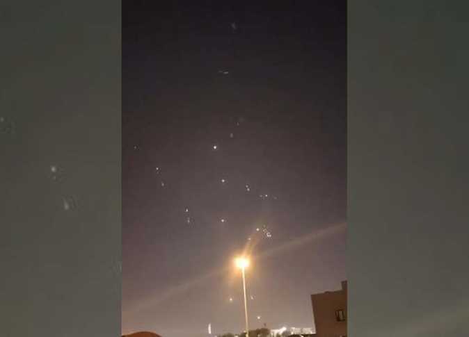 تتوسع منطقة الحرب: صواريخ إيران تضربنا قواعد في قطر –