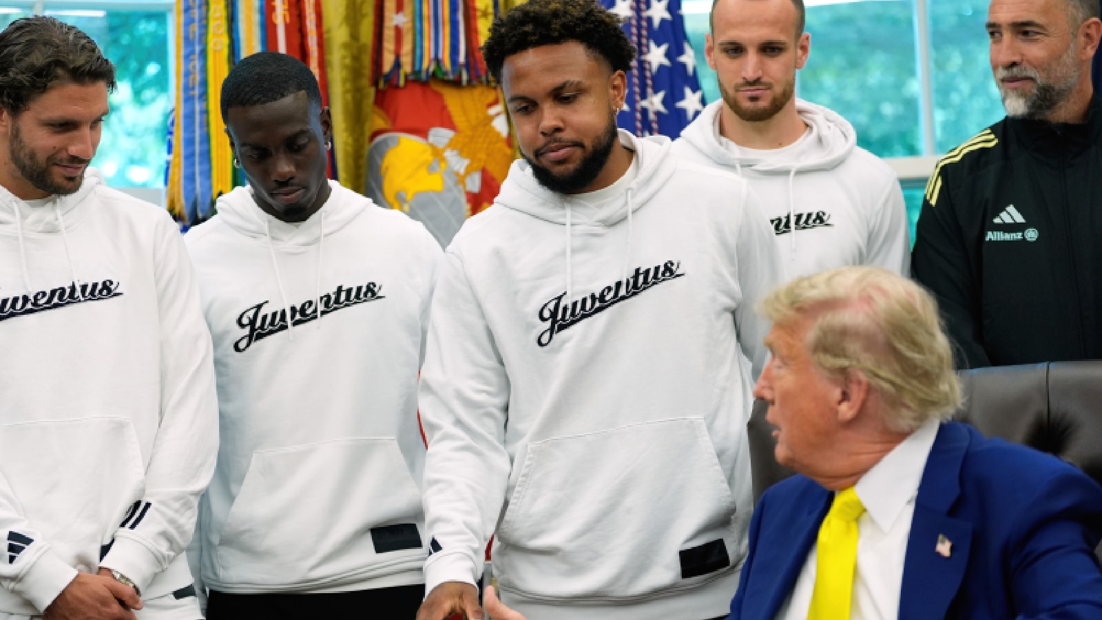 JUVENTUS PLAYERS DONALD TRUMP AP 1750327247