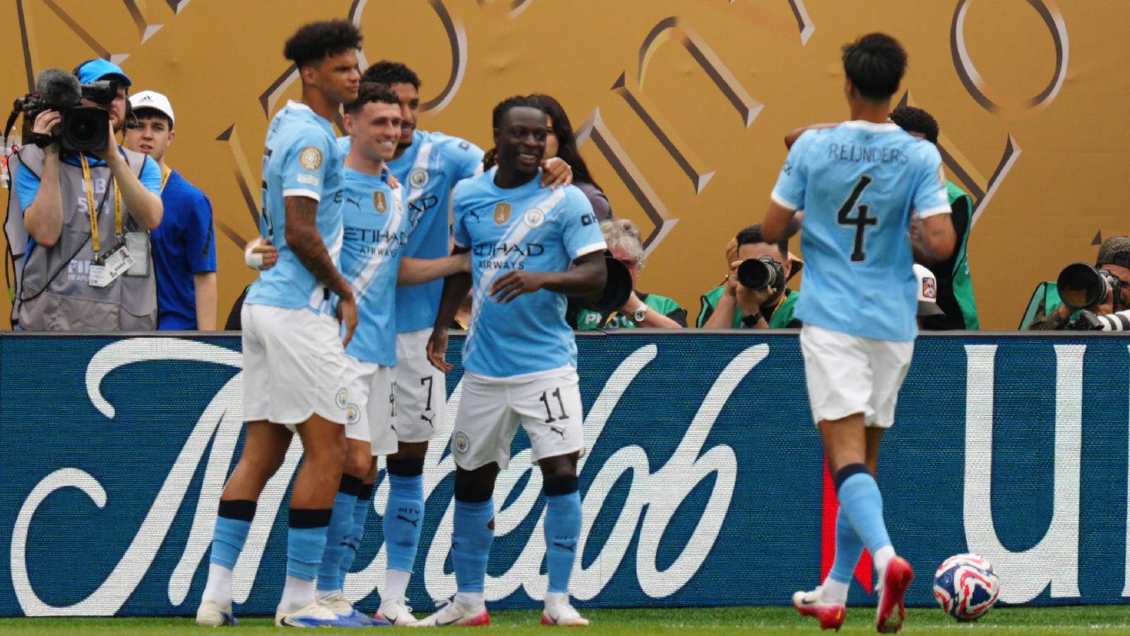 Man City 2 1750351988