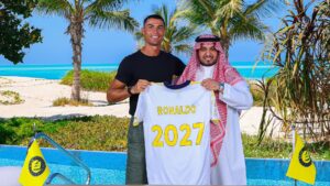 من المقرر أن يبقى كريستيانو رونالدو مع الناصر حتى عام 2027 بعد تجديد العقد مع النادي السعودي