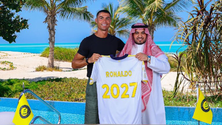 من المقرر أن يبقى كريستيانو رونالدو مع الناصر حتى عام 2027 بعد تجديد العقد مع النادي السعودي