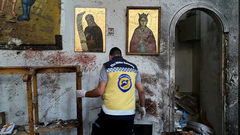 يقتل هجوم الانتحار على الكنيسة في سوريا 20 شخصًا على الأقل –