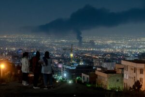 “عين للعين.” يعبر سكان طهران عن غضبهم بعد ضربات إسرائيلية مميتة –