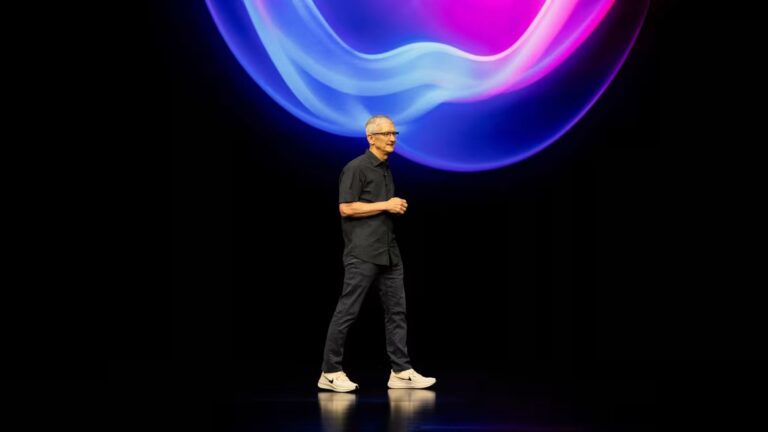 تم اختيار تيم كوك لقيادة Apple. يقول البعض أن الوقت قد حان له للذهاب –