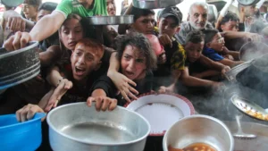 الجيش الإسرائيلي يدمر 1000 حمولة شاحنة من الطعام والطب في غزة ، تقرير –
