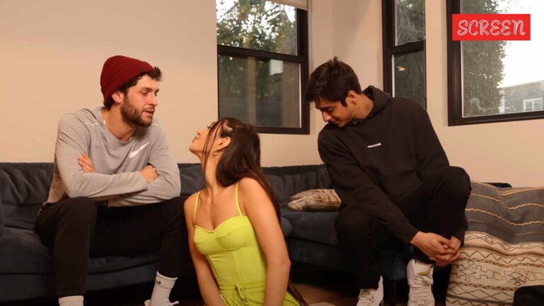 Ahaan Panday يتحول بخجل بينما تقبل الأخت الزوج في الفيديو القديم ؛ المشجعين على “براءة” ممثل سايارارا: “مواد صديقها”