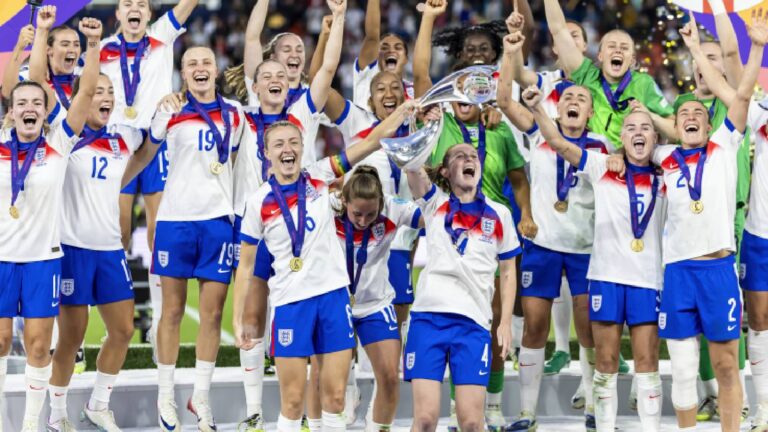 انتصار Lionesses: إنجلترا للاحتفال بالألقاب الأوروبية المتتالية مع موكب مفتوح