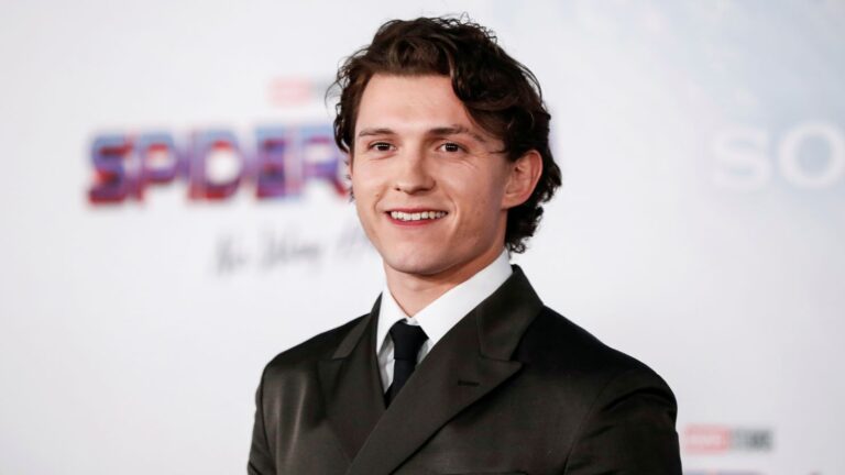 يقول توم هولاند إن “Spider -Man 4” سيكون بمثابة “تنفس الهواء النقي” بعد أن أجبر Covid على آخر فيلم على مراحل الصوت –