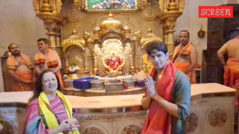 يزور Sidharth Malhotra معبد Mumbai Siddhivinayak بعد أيام من الترحيب بالابنة مع Kiara Advani. يشاهد