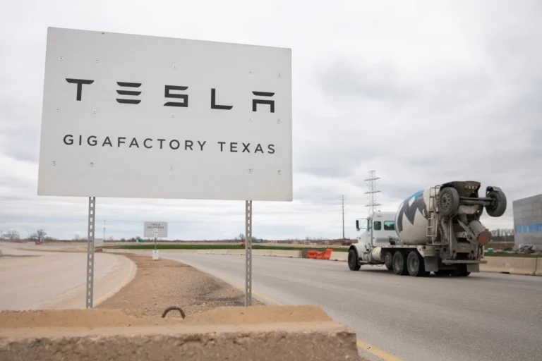 ساعدت الشركات الصغيرة في بناء إمبراطورية Musk. إضافة فواتيرهم غير المدفوعة إلى الملايين –