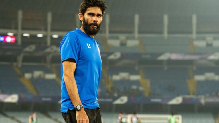 عين خالد جاميل مدرب الهند ، أول تكتيكي نامي المحلية ليحصل على رسوم الفريق الوطني بعد 13 عامًا