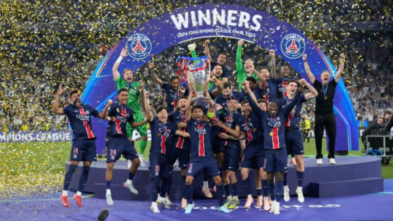 نهائي دوري أبطال أوروبا للبدء في الساعة 9:30 مساءً حيث يغير الاتحاد الأوروبي لكرة القدم التوقيت