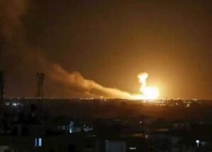 تطلق إسرائيل 37 ضربة على غزة في 20 دقيقة ، مما أسفر عن مقتل 62 فلسطينيًا –