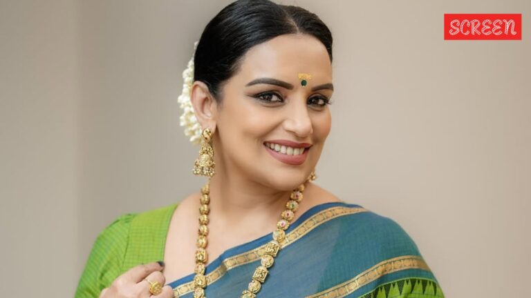 بعد Deepika Padukone ، تتطلب أول امرأة في Amma Shwetha Menon ساعات عمل ثابتة على مجموعات: “لقد فعلت 4 أفلام أثناء الحمل”
