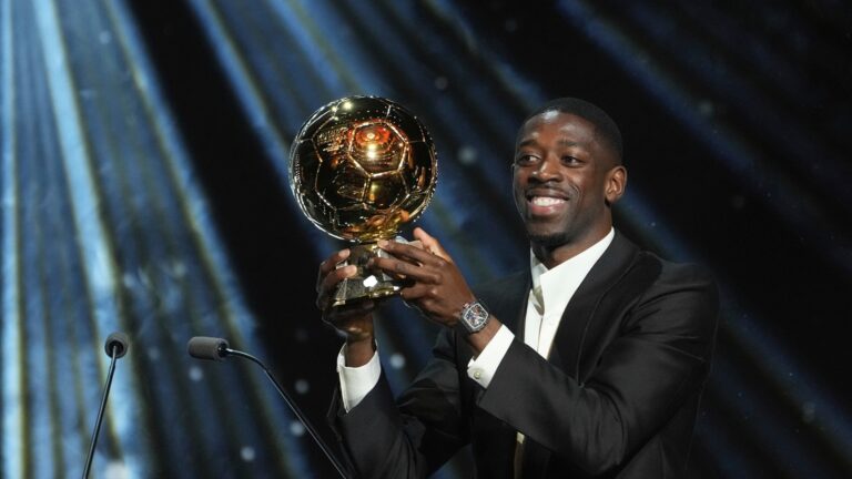 باريس سانت جيرمان ومهاجم فرنسا عوزمان ديمبيلي يفوز 2025 Ballon d’Or