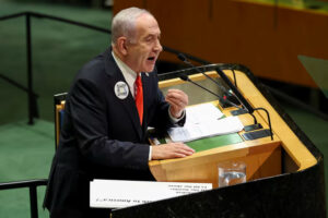 يقول نتنياهو إن الدول الغربية “تربط” في الاعتراف بالدولة الفلسطينية ، حيث يطالب خطاب الأمم المتحدة الناري بالانسحاب –