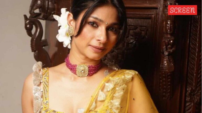 يتذكر Tanishaa Mukerji فقدان الذاكرة بعد أن سقطت السيارة في مضيق خلال فيلم لاول مرة ؛ يقول ذراع Dino Morea المكسور: “تحول عقلي إلى …”