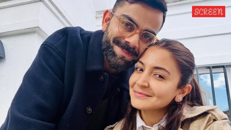 يعامل Virat Kohli المشجعين على صورة شخصية لطيفة مع Anushka Sharma ، يقول “كانت دقيقة”