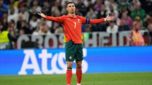 كريستيانو رونالدو يتحدث عن سبب استمراره في السعي لتحقيق 1000 هدف حتى عندما طلبت منه عائلته التوقف عن اللعب