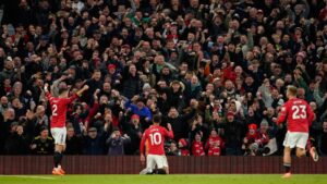 يسير مانشستر يونايتد أخيرًا في الاتجاه الصحيح بعد فوزه المثير 4-2 على برايتون 8 يسير مانشستر يونايتد أخيرًا في الاتجاه الصحيح بعد فوزه المثير 4-2 على برايتون
