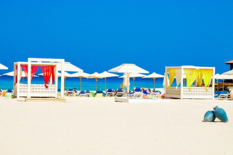 كل ما تريد معرفته عن المشروع الاستثماري المصري القطري بالساحل الشمالي الغربي بقيمة 5.3 مليار دولار –