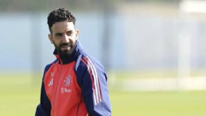 يحث روبن أموريم لاعب مانشستر يونايتد على التركيز على المستقبل بعد انتقادات كريستيانو رونالدو