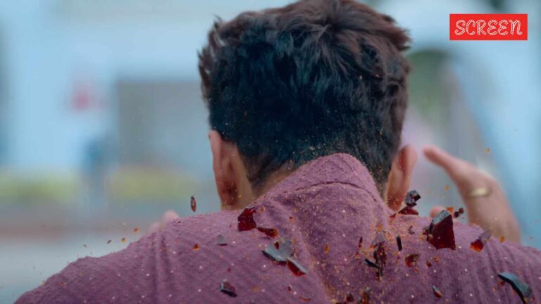 ممثل بوليوود عمل نجارًا، وقام بتسليم الخوذة لجون أبراهام كصبي توصيل؛ يدرس علم النفس بعد تقديم 100 كرور روبية في BO