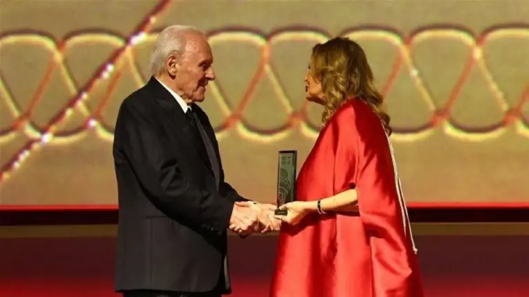 مهرجان البحر الأحمر السينمائي يختتم بتكريم أنتوني هوبكنز وفوز الفيلم المصري “كولونيا” –