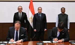 رئيس الوزراء يشهد توقيع عقد تشغيل فندق كونتيننتال التاريخي –