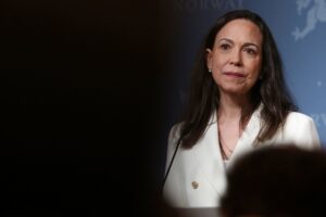 أحد المحاربين القدامى في القوات الخاصة الذي أنقذ ماتشادو يتوسل إليها ألا تعود إلى فنزويلا –