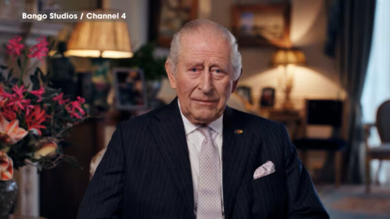 يقول القصر إن الملك تشارلز “تأثر بشدة” برد الفعل على تحديث علاج السرطان –