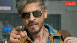 كان شاروخان مستيقظًا طوال الليل من أجل العرض الترويجي لـ King، وجاء بخط “ملك واحد فقط” قبل يومين من الكشف