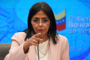 من هي ديلسي رودريغيز زعيمة فنزويلا بعد القبض على مادورو؟ –