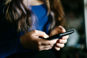 Meta وTikTok وYouTube يتجهون إلى المحاكمة للدفاع ضد إدمان الشباب وادعاءات الضرر بالصحة العقلية