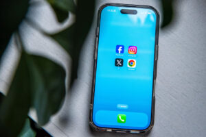 رؤية إدارة ترامب للهيمنة التكنولوجية الأمريكية تتصادم مع أوروبا