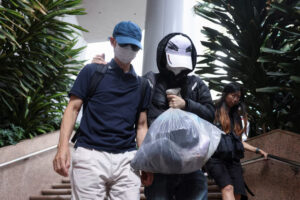 محكمة في هونج كونج تسجن والد ناشط ديمقراطي مقيم في الولايات المتحدة بموجب قانون الأمن القومي