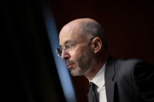 هل يمكن للولايات المتحدة وإيران التوصل إلى اتفاق؟ إليكم ما يعتقده اثنان من المفاوضين السابقين –