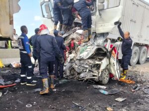 وزارة العمل تخصص 3.6 مليون جنيه لأسر 18 عاملاً متورطين في حادث مروري –