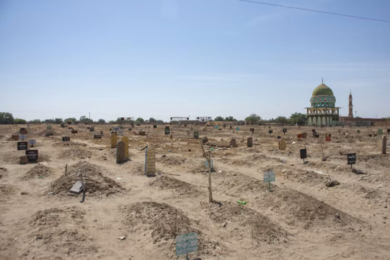 خبراء الأمم المتحدة يقولون إن التدمير الذي قام به المتمردون السودانيون في الفاشر في أكتوبر يحمل “بصمات الإبادة الجماعية” –