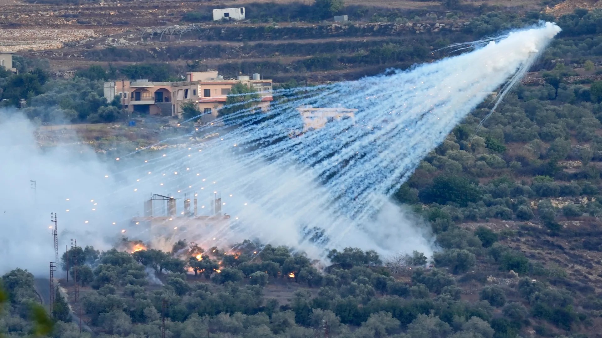HRW accuses Tel Aviv of using white phosphorus in southern Lebanon