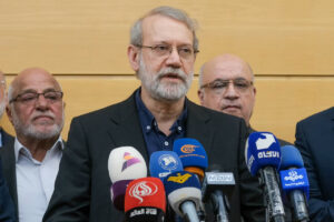 من هو علي لاريجاني، وزير الدفاع الإيراني الذي تقول إسرائيل إنها قتلته؟ –