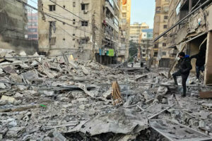 حزب الله يجر لبنان إلى الحرب على إيران، لكن الميليشيا هي ظل للقوة التي كانت عليها في السابق.