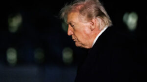 ويحتاج ترامب إلى مساعدة الصين في حل أزمة النفط العالمية. من غير المرجح أن نلعب على طول –