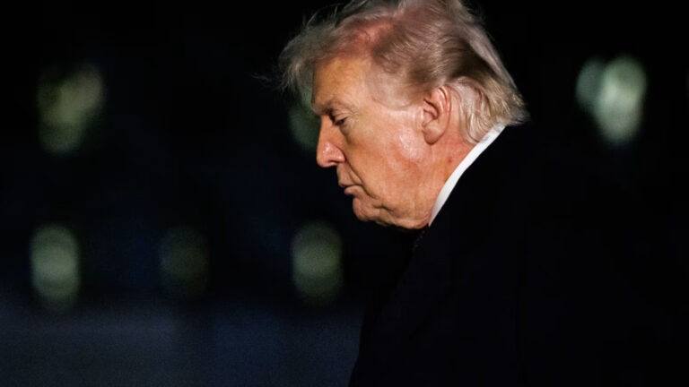 ويحتاج ترامب إلى مساعدة الصين في حل أزمة النفط العالمية. من غير المرجح أن نلعب على طول –